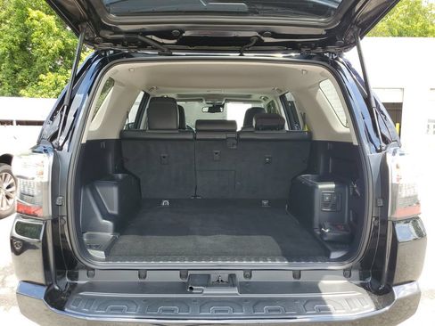 Used 2023 Toyota 4Runner SR5 Premium w/ Moonroof Package RWD image 9