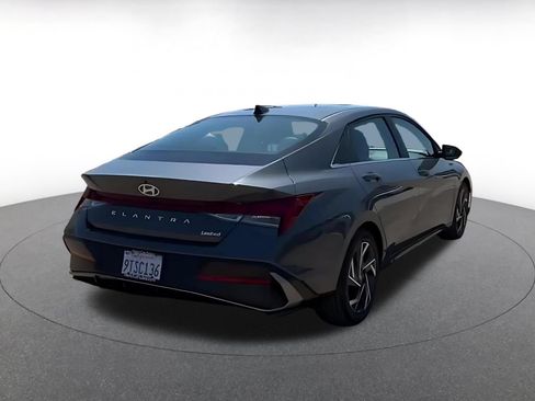Used 2025 Hyundai Elantra Limited FWD image 14