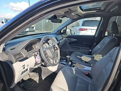 Used 2019 Honda Pilot Elite image 11