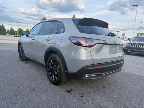 Used 2025 Honda HR-V Sport image 9