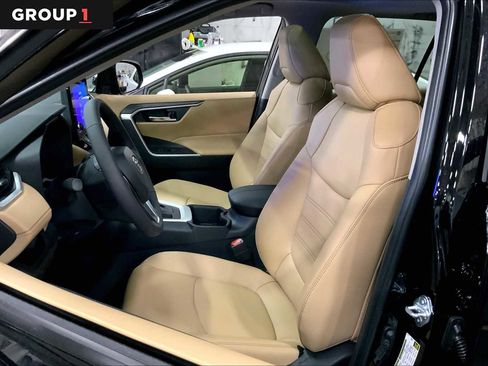 Used 2025 Toyota RAV4 XLE Premium w/ Weather Package AWD/4WD image 9