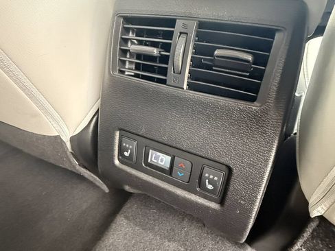 Used 2022 Mitsubishi Outlander SEL AWD/4WD image 45
