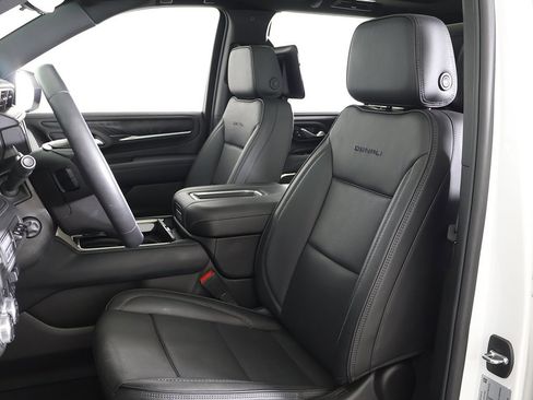 Used 2024 GMC Yukon Denali w/ Advanced Technology Package image 39