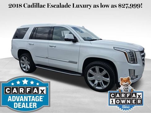 Used 2018 Cadillac Escalade Luxury RWD image 1
