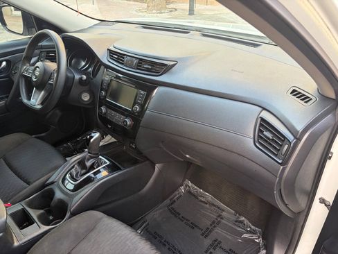 Used 2018 Nissan Rogue S FWD image 11