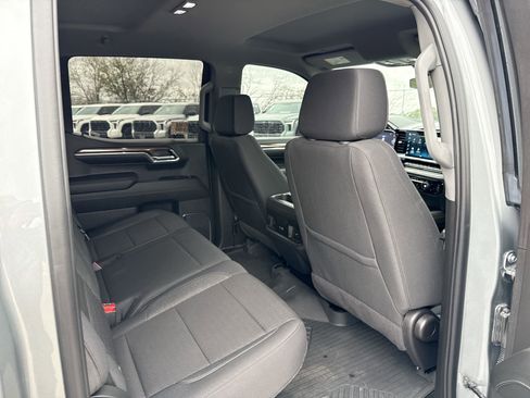 Used 2024 Chevrolet Silverado 1500 LT Trail Boss image 19