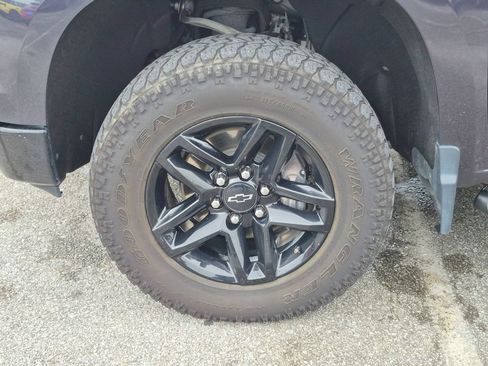 Used 2024 Chevrolet Silverado 1500 LT Trail Boss w/ Convenience Package II AWD/4WD image 9