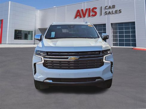 Used 2023 Chevrolet Suburban Premier image 2