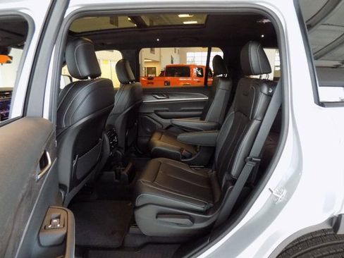 New 2025 Jeep Grand Cherokee L Limited w/ Trailer Tow Package image 18