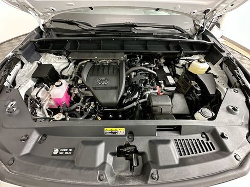 Certified 2024 Toyota Highlander LE image 30