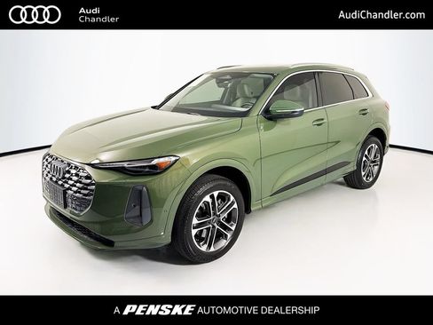 Used 2025 Audi Q5 Premium Plus w/ Premium Plus AWD/4WD image 1
