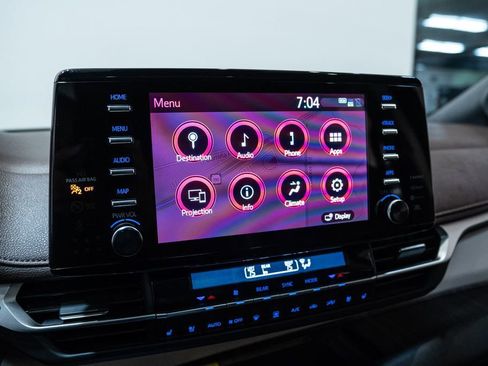 Certified 2022 Toyota Sienna Platinum image 26