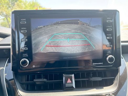 Used 2021 Toyota Corolla LE FWD image 28