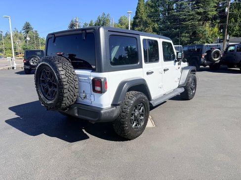 Used 2018 Jeep Wrangler Unlimited Sport w/ Technology Group AWD/4WD image 5