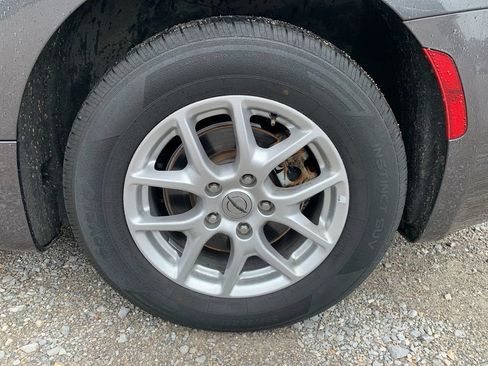 Used 2023 Chrysler Pacifica Touring-L FWD image 10