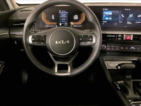Used 2025 Kia K5 LXS FWD image 5