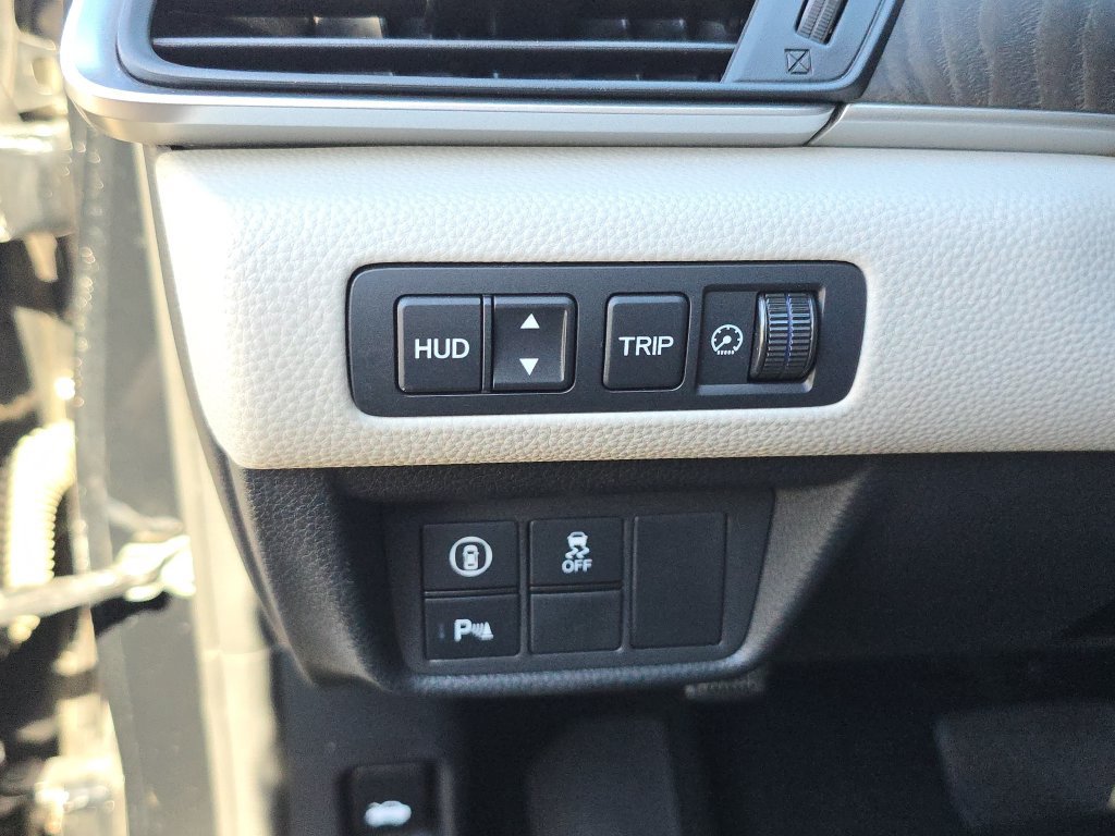 Used 2018 Honda Accord Touring image 32
