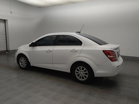 Used 2018 Chevrolet Sonic LT w/ Convenience Package image 3