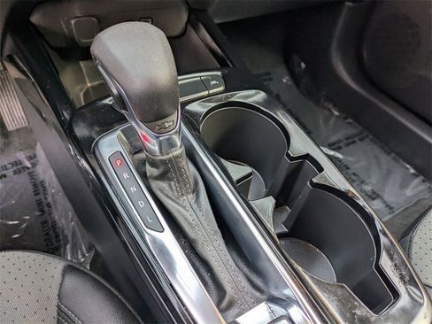 Used 2025 Chevrolet Trax LT w/ LT Convenience Package image 19