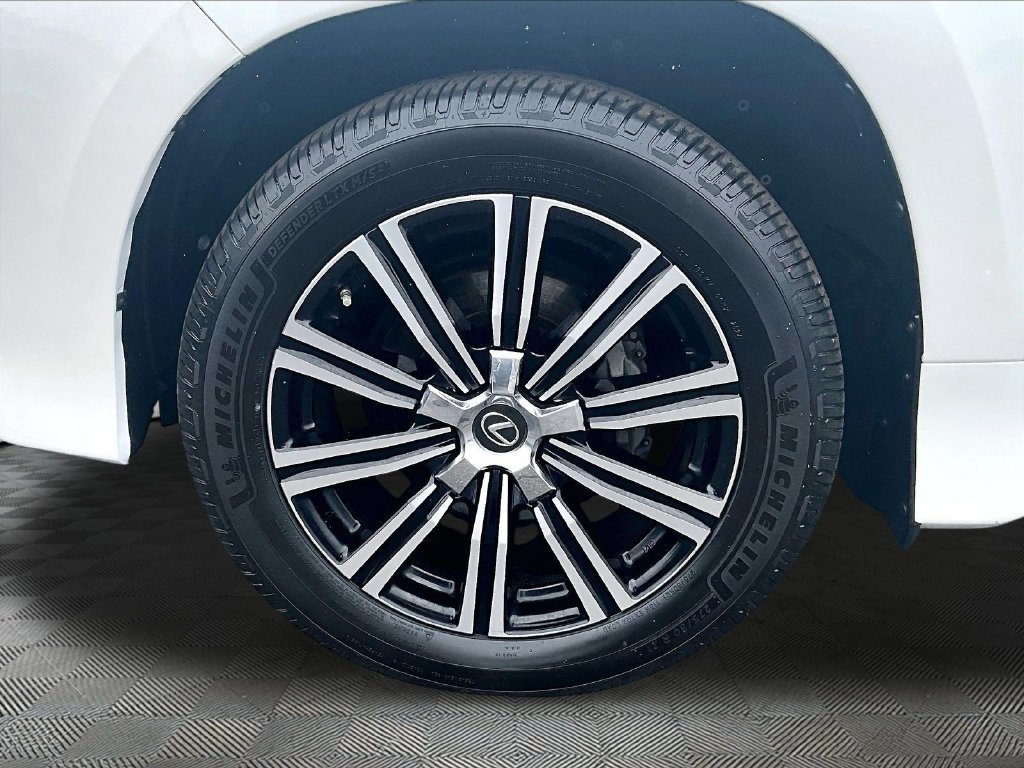 Used 2018 Lexus LX 570 4WD w/ Luxury Package image 7