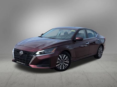 Used 2023 Nissan Altima 2.5 SV FWD image 1