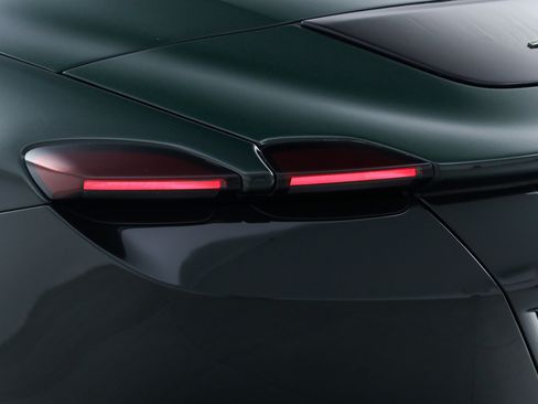 Certified 2025 Ferrari Roma Spider RWD image 18