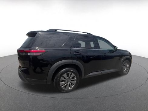 Used 2025 Nissan Pathfinder SV AWD/4WD image 15