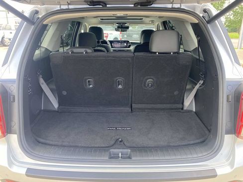 Used 2024 Hyundai Palisade Limited FWD image 13