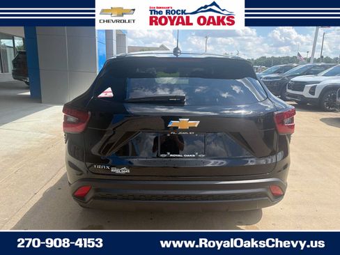 Used 2026 Chevrolet Trax LS w/ LS Convenience Package FWD image 4