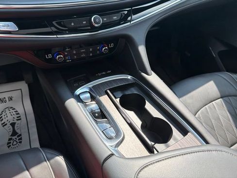 Used 2024 Buick Enclave Avenir w/ Avenir Technology Package AWD/4WD image 37