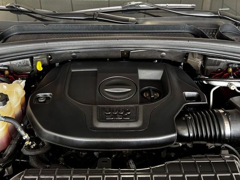 Certified 2023 Jeep Grand Cherokee Overland w/ Luxury Tech Group IV AWD/4WD image 24