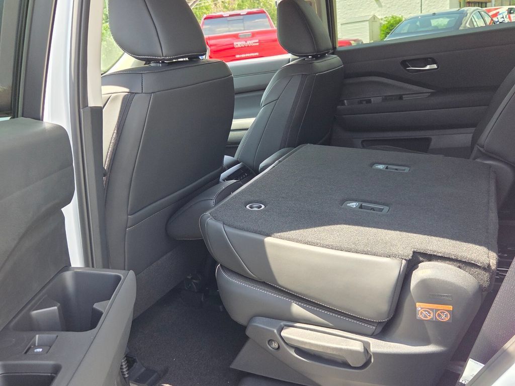 New 2026 Nissan Pathfinder SL w/ Cargo Package FWD image 6