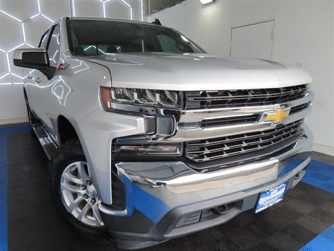 Used 2020 Chevrolet Silverado 1500 LT w/ All-Star Edition AWD/4WD image 3