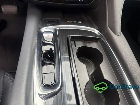 Used 2023 Buick Enclave Essence w/ Experience Buick Package FWD image 18