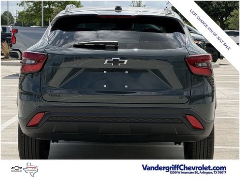Used 2026 Chevrolet Trax LT w/ Driver Confidence Package FWD image 5