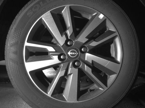 Used 2025 Nissan Versa SV FWD image 15
