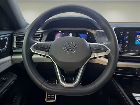 Used 2025 Volkswagen Atlas Cross Sport SEL Premium R-Line image 28