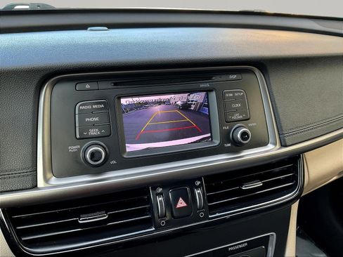 Used 2017 Kia Optima LX FWD image 13