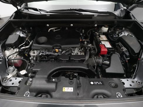 Used 2020 Toyota RAV4 LE image 3