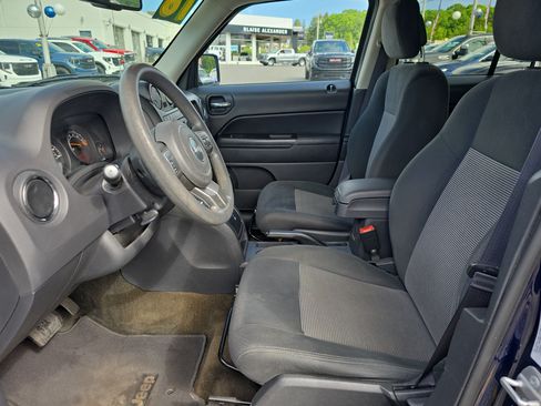 Used 2016 Jeep Patriot Sport w/ Power Value Group FWD image 13