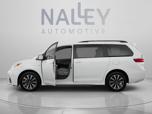 Used 2020 Toyota Sienna LE FWD image 2