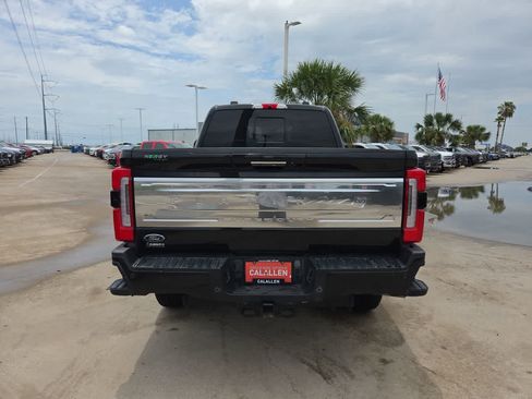 Used 2023 Ford F250 Platinum AWD/4WD image 13