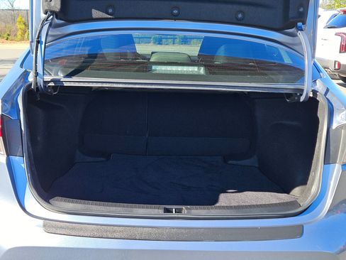 Used 2022 Toyota Corolla LE image 29