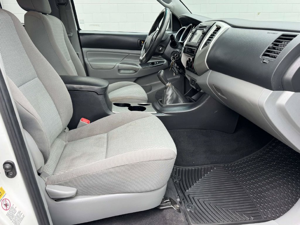 Used 2013 Toyota Tacoma 4x4 Access Cab V6 w/ SR5 Pkg image 14