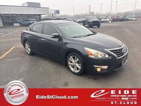 Used 2013 Nissan Altima 2.5 SL w/ Technology Pkg image 1