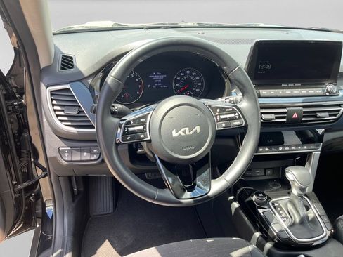 Used 2023 Kia Seltos S w/ Navigation Package FWD image 20