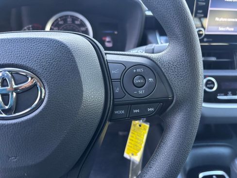 Used 2022 Toyota Corolla LE image 18
