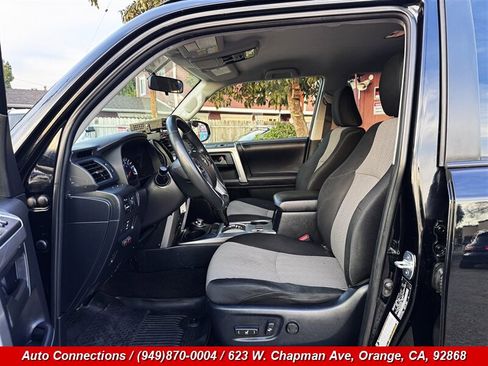 Used 2018 Toyota 4Runner SR5 image 6