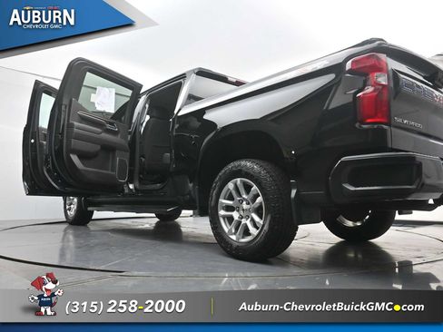 Used 2022 Chevrolet Silverado 1500 RST AWD/4WD image 38