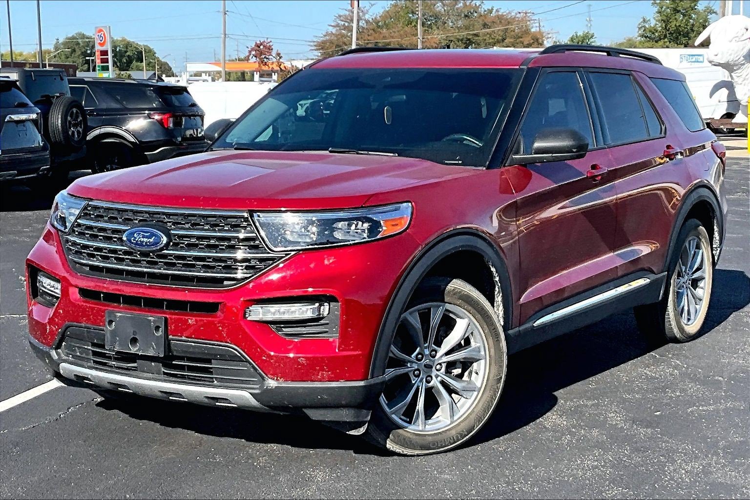 Used 2021 Ford Explorer XLT w/ Equipment Group 202A AWD/4WD image 7